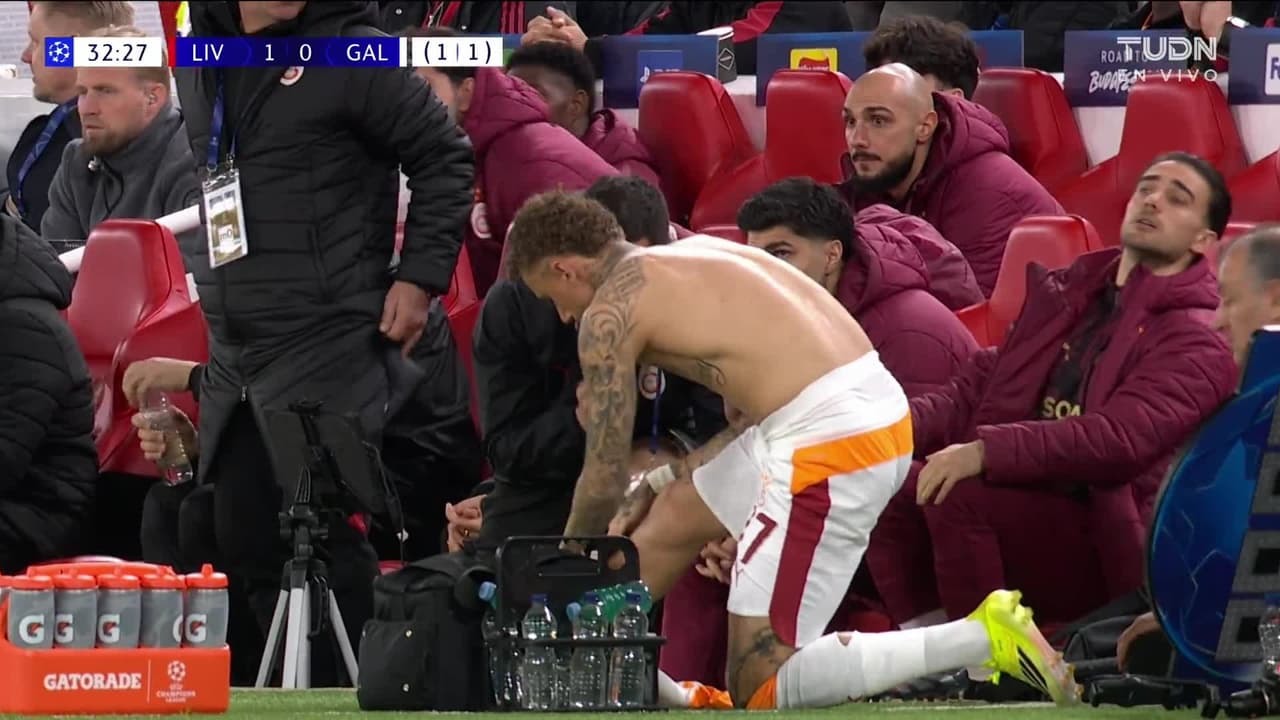 ¡TIRO ATAJADO! disparo por Dominik Szoboszlai.