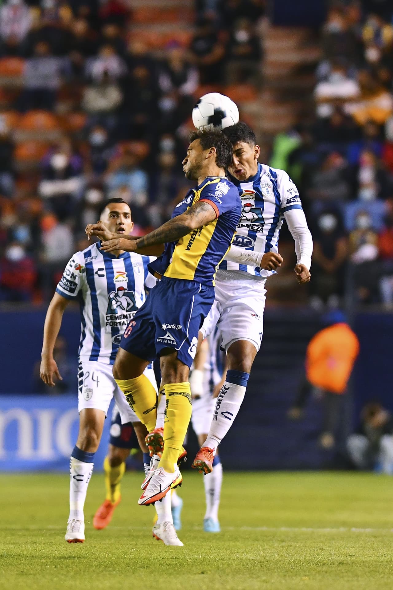 Pachuca arrancó el partido con cierto peligro en los primeros 10 minutos, sorprendido a los locales.