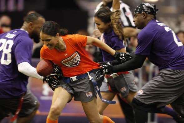 La Conferencia Nacional se impuso a la Conferencia Americana en el Tazón Latino IX y Hristo Stoichkov, para sorpresa de todos, fue reconocido como el MVP del juego, disfruta aquí de las mejores imágenes (Foto: Mario Castillo).