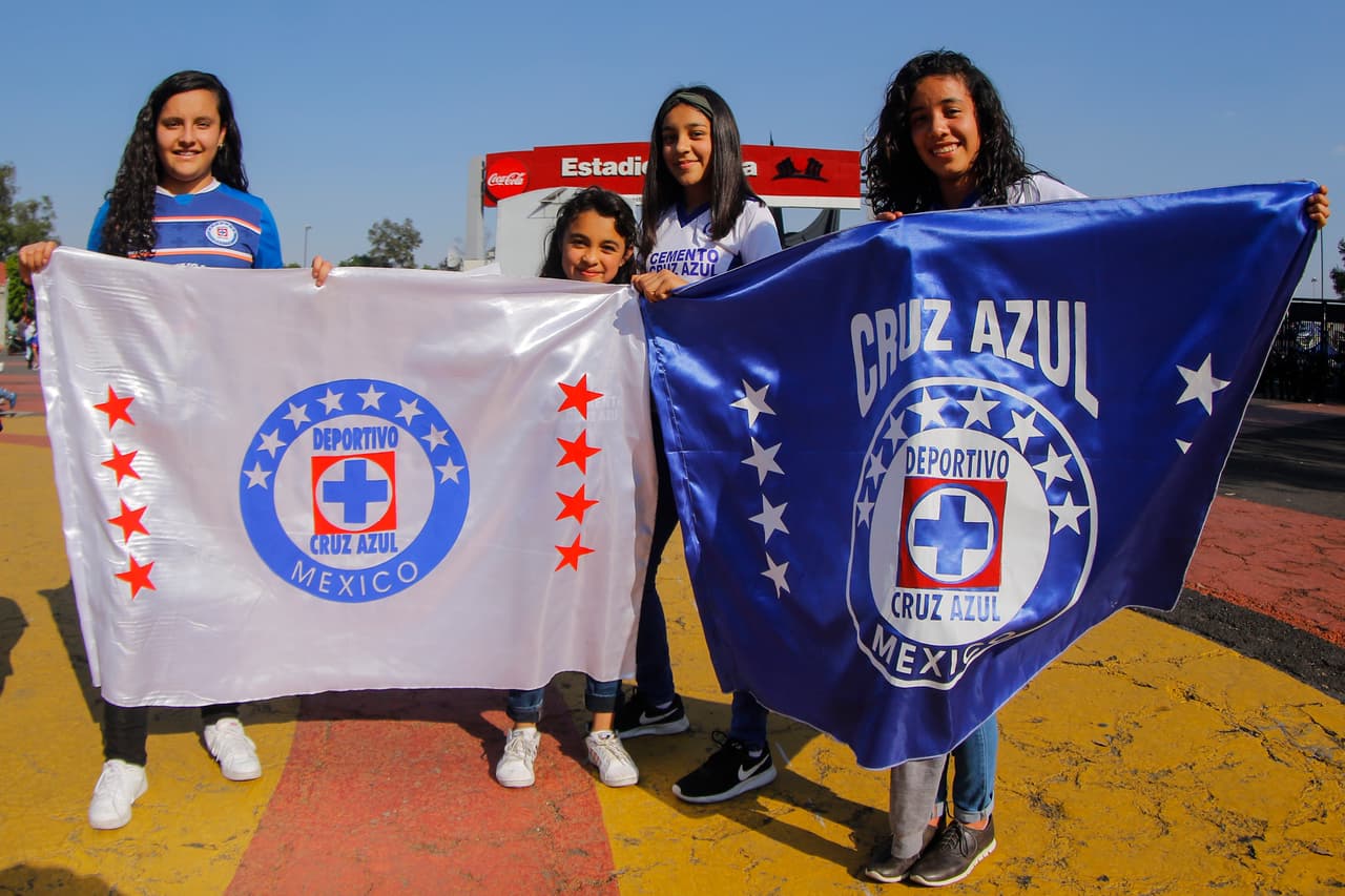 Los fanáticos viven la antesala del duelo entre Cruz Azul y Santos Laguna por la jornada 7 del
<a href="https://www.univision.com/deportes/futbol/liga-mx/*">Clausura 2019 de la Liga MX</a>.