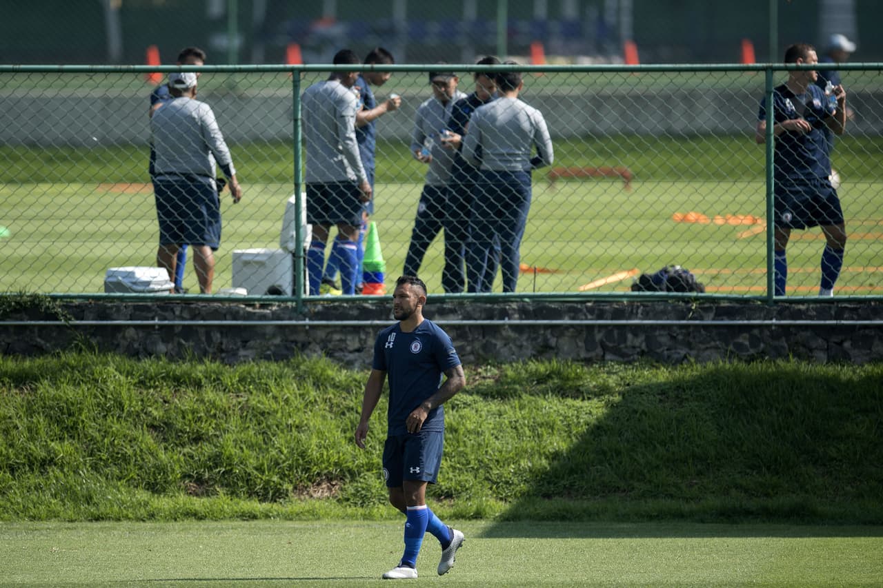 El argentino Walter Montoya es otra de las piezas que el cuerpo técnico quiere recuperar para tener todas sus opciones a disposición en la Liguilla.