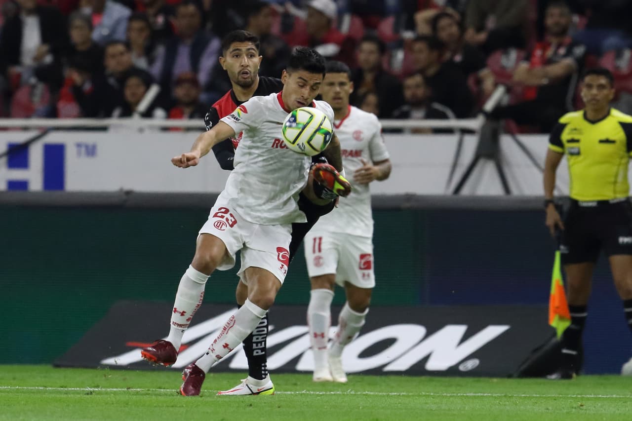 Atlas y Toluca firmaron un empate sin goles en partido pendiente de la Jornada 1 del Torneo Clausura 2023 de Liga MX. El debut de los Rojinegros en el Jalisco se había postergado por la mala calidad del césped.