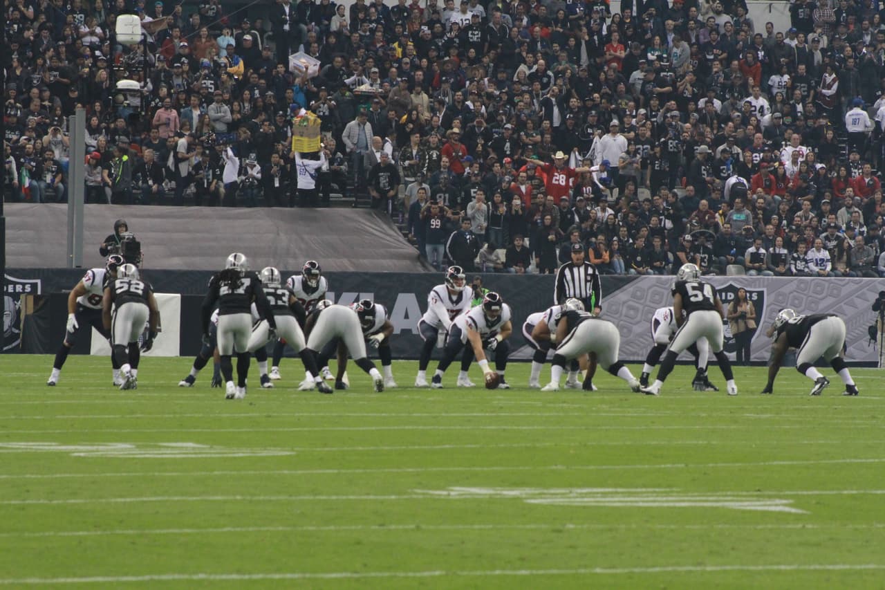 Te presentamos las mejores imágenes que nos dejó el juego entre Raiders y Texans en la cancha del estadio Azteca de la ciudad de México.