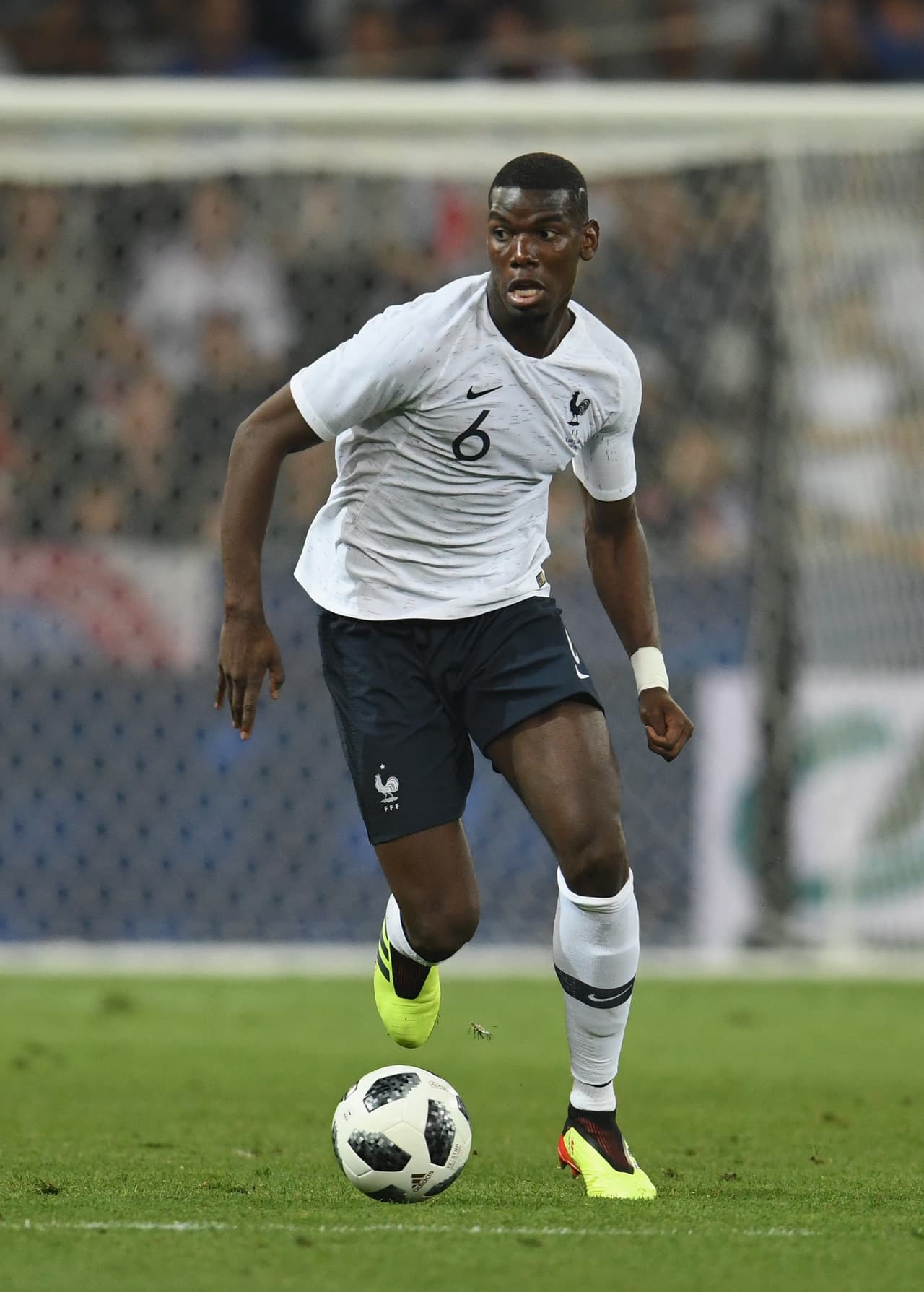 <b>Paul Pogba</b>: 
<b>20.4 millones de dólares</b>. Es volante de la Selección de Francia y juega con el Manchester United de Inglaterra.