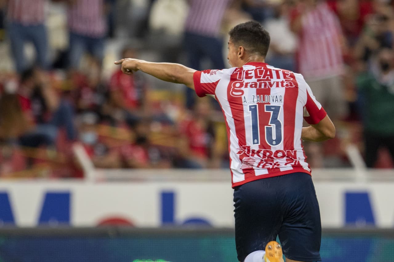 Exhiben playera especial de Ángel Zaldívar en 60 mil pesos