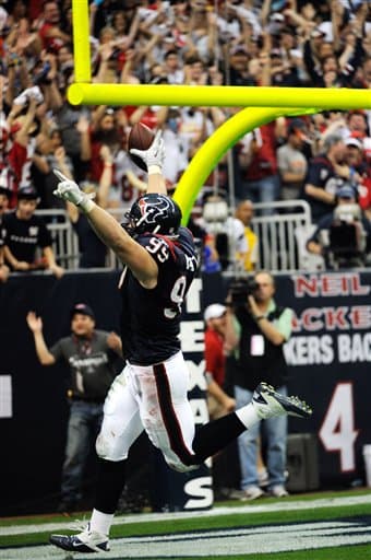 Disfruta algunas de las mejores tomas fuera y dentro de los emparrillados del ala defensiva de los Houston Texans.