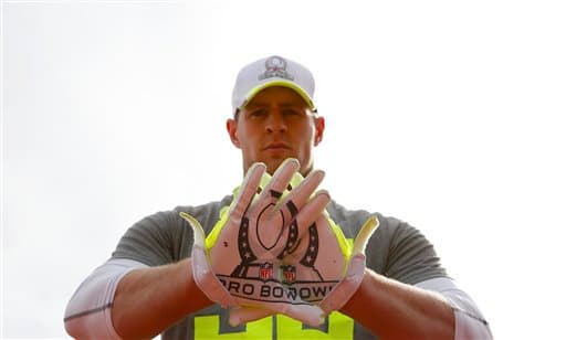 Disfruta algunas de las mejores tomas fuera y dentro de los emparrillados del ala defensiva de los Houston Texans.