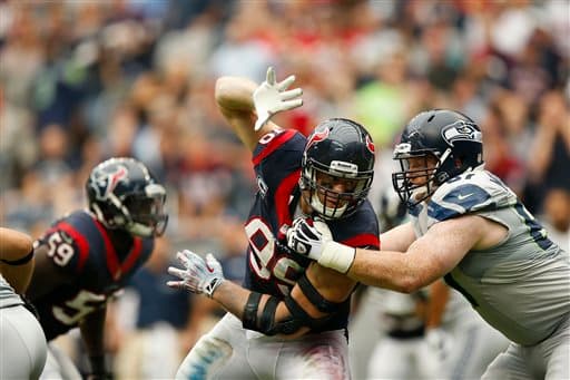 Disfruta algunas de las mejores tomas fuera y dentro de los emparrillados del ala defensiva de los Houston Texans.