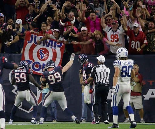 Disfruta algunas de las mejores tomas fuera y dentro de los emparrillados del ala defensiva de los Houston Texans.