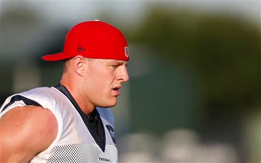 Disfruta algunas de las mejores tomas fuera y dentro de los emparrillados del ala defensiva de los Houston Texans.