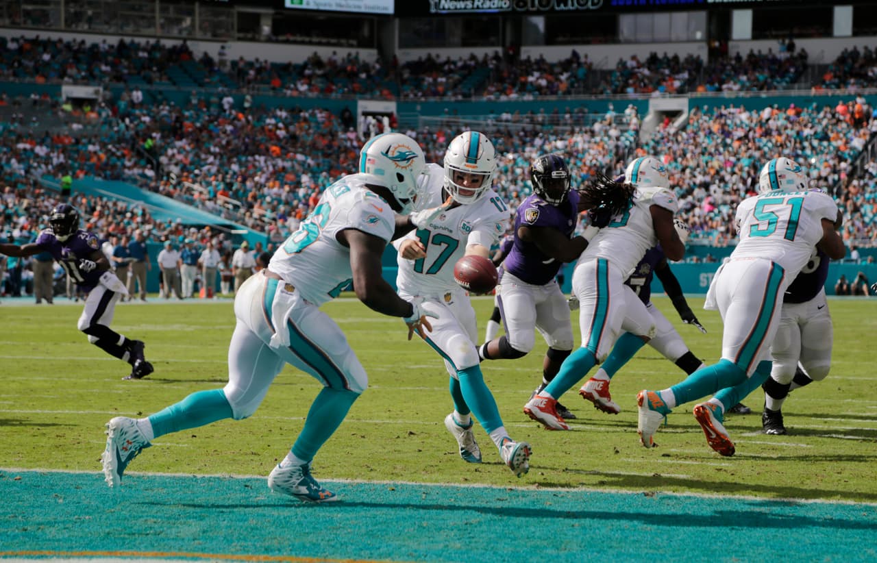 Los Miami Dolphins vencieron 15 - 13 a los Baltimore Ravens, equipo con el que habían perdido 5 partidos consecutivos.