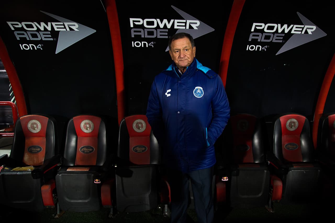 Action photo during the match Tijuana vs Puebla, Corresponding to Day 4 of the Closing Tournament 2018 of Liga BBVA Bancomer MX, at Caliente Stadium. Foto de accion durante el partido Tijuana vs Puebla, Correspondiente a la Jornada 4 del Torneo Clausura 2018 de la Liga BBVA Bancomer MX, en el Estadio Caliente, en la foto: Enrique Meza DT de Puebla 26/01/2018/MEXSPORT/Emiliano.