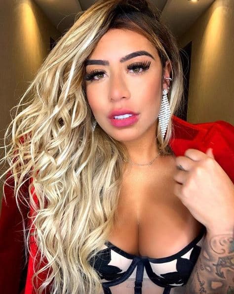 Así se vistió Rafaella, la hermana de Neymar, para acompañarlo en esta nueva fiesta de cumpleaños.