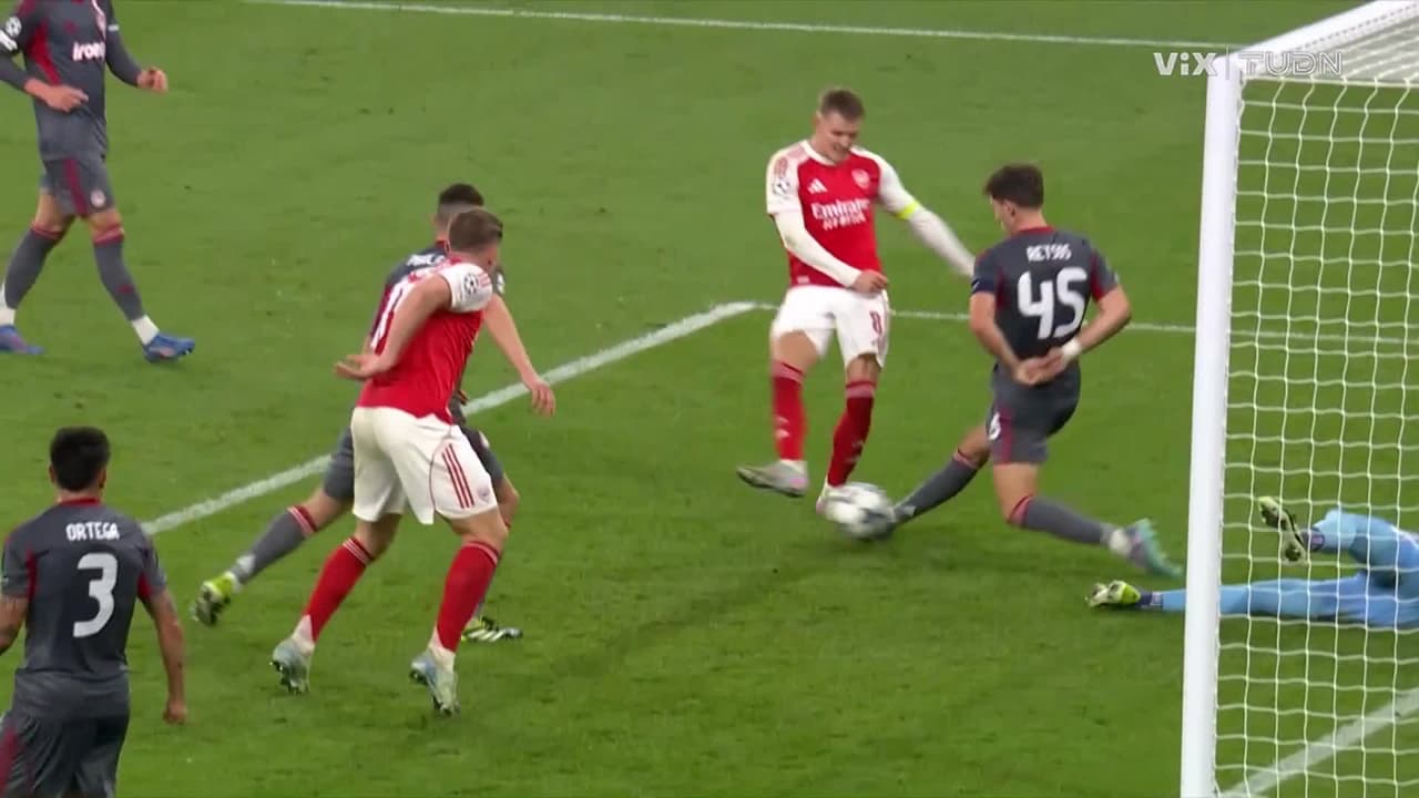 ¡Mi mamá no la va a creer! Insólita falla de Martin Odegaard