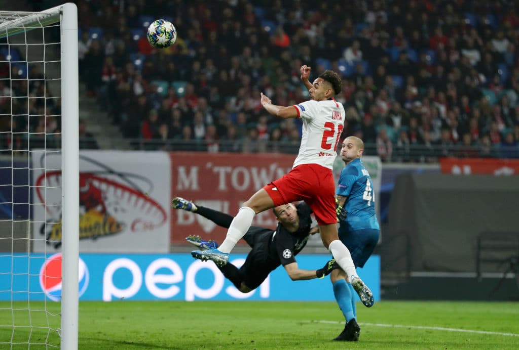 RB Leipzig 2-1 Zenit. Los alemanes vinieron de atrás para ganar en casa, con goles de Laimer y Sabitzer; por el Zenit ruso descontó Rakitskiy.