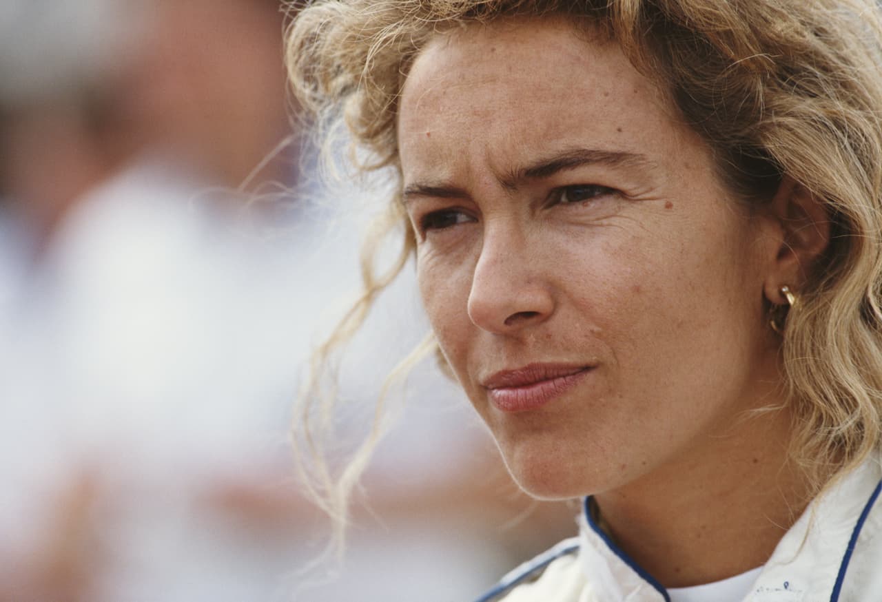 Giovanna Amati estuvo en tres carreras (Sudáfrica, México y Brasil) en la Fórmula 1 en 1992 con el equipo Brabham, que buscaba patrocinio. Fue la primer mujer en terminar primera en una práctica.