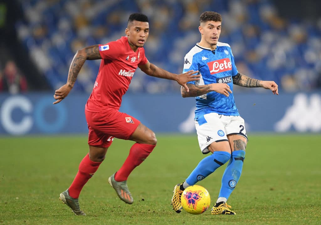 Con goles de Federico Chiesa y Dušan Vlahović, la Fiorentina gana y se lleva los tres puntos en el Estadio San Paolo.