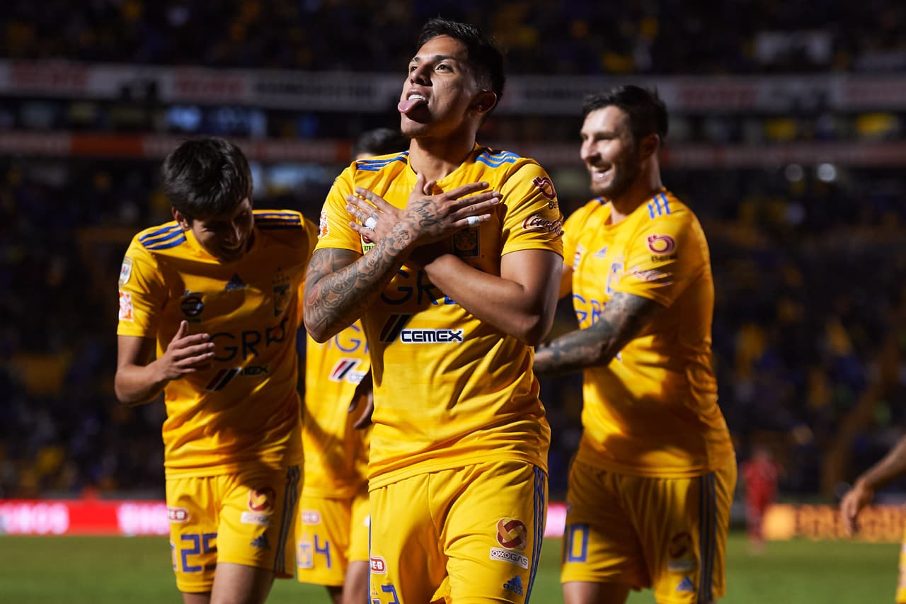 Canelo (49’) salió expulsado y dejó a los visitantes en desventaja. Salcedo (83’) anotó el solitario gol.