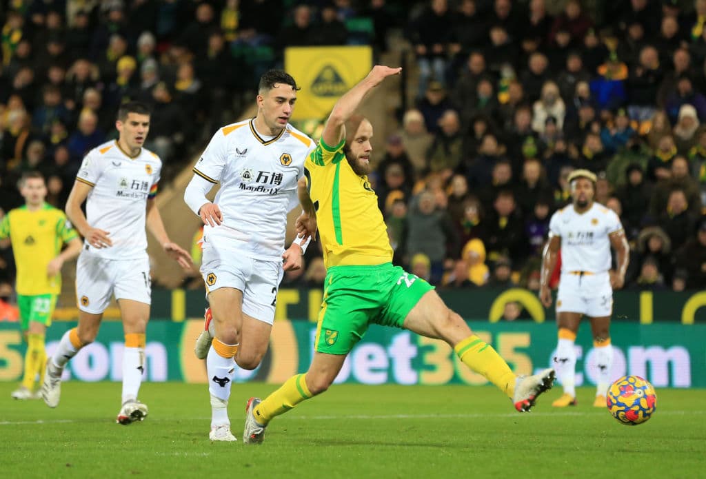 Los locales fueron los que tomaron la iniciativa del encuentro, aunque no sirve de mucho y se conforman con el empate 0-0 frente al Wolverhampton.