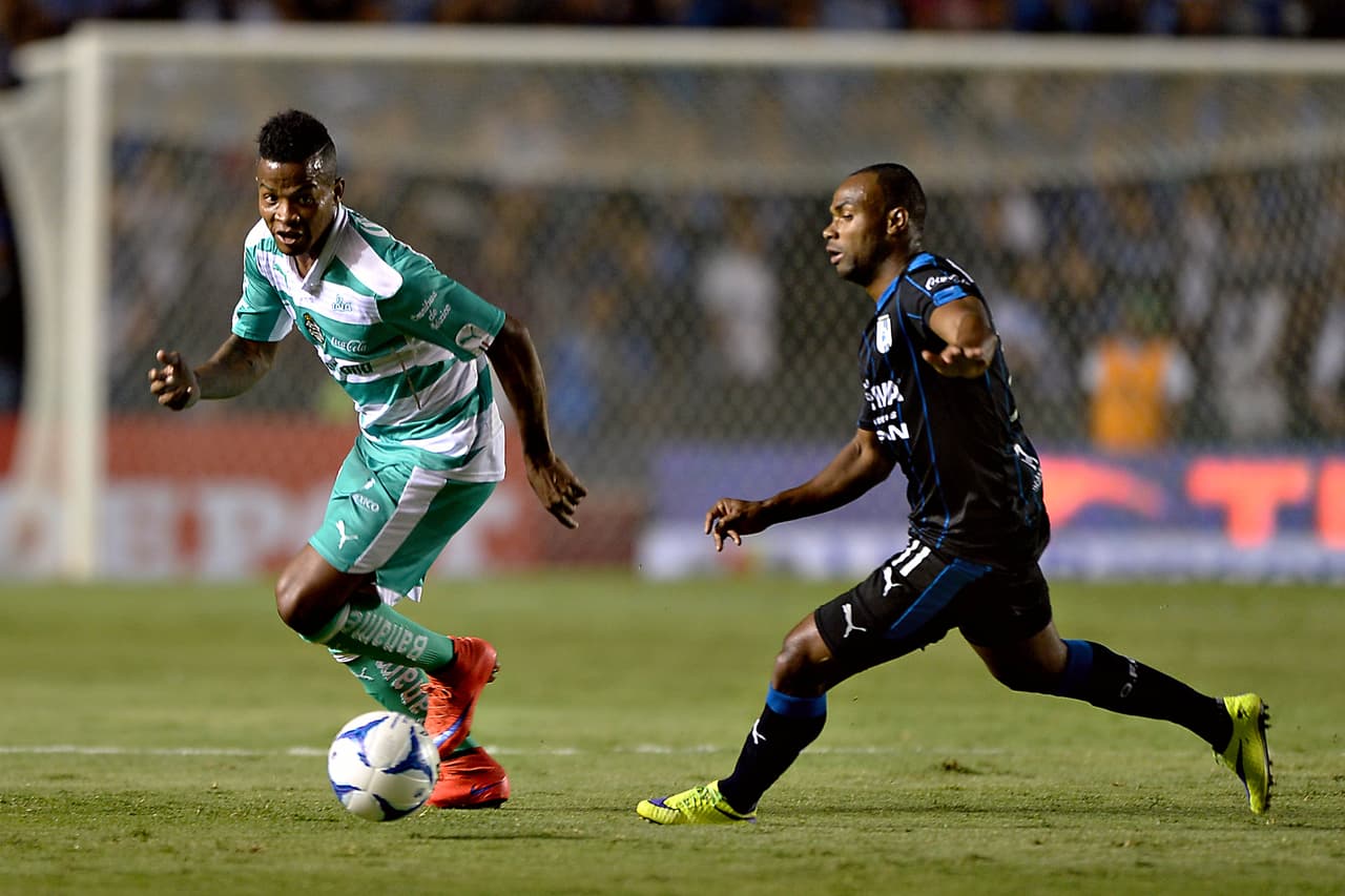 Querétaro 1-2 Santos: Los Gallos no pueden con los Santos