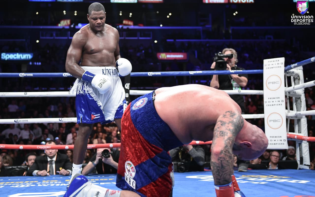 Luis 'King Kong' Ortiz dominó de principio a fin a Travis Kauffman, quien terminó noqueado en el décimo round. El cubano mencionó tras su victoria que quiere la revancha con Wilder.