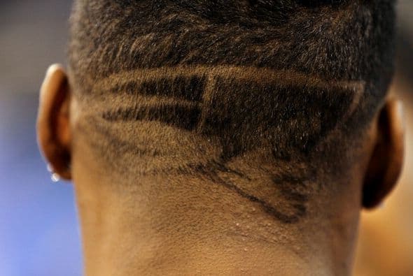 El extravagante peinado de Underwood no olvidó representar a los Patriots.