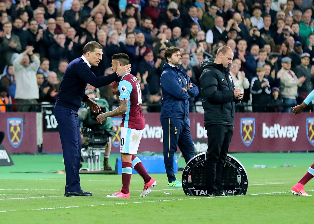 Lanzini es uo de los hombres de confianza en el ataque del equipo de 'Chicharito', que tiene en el '10' su generador de fútbol.