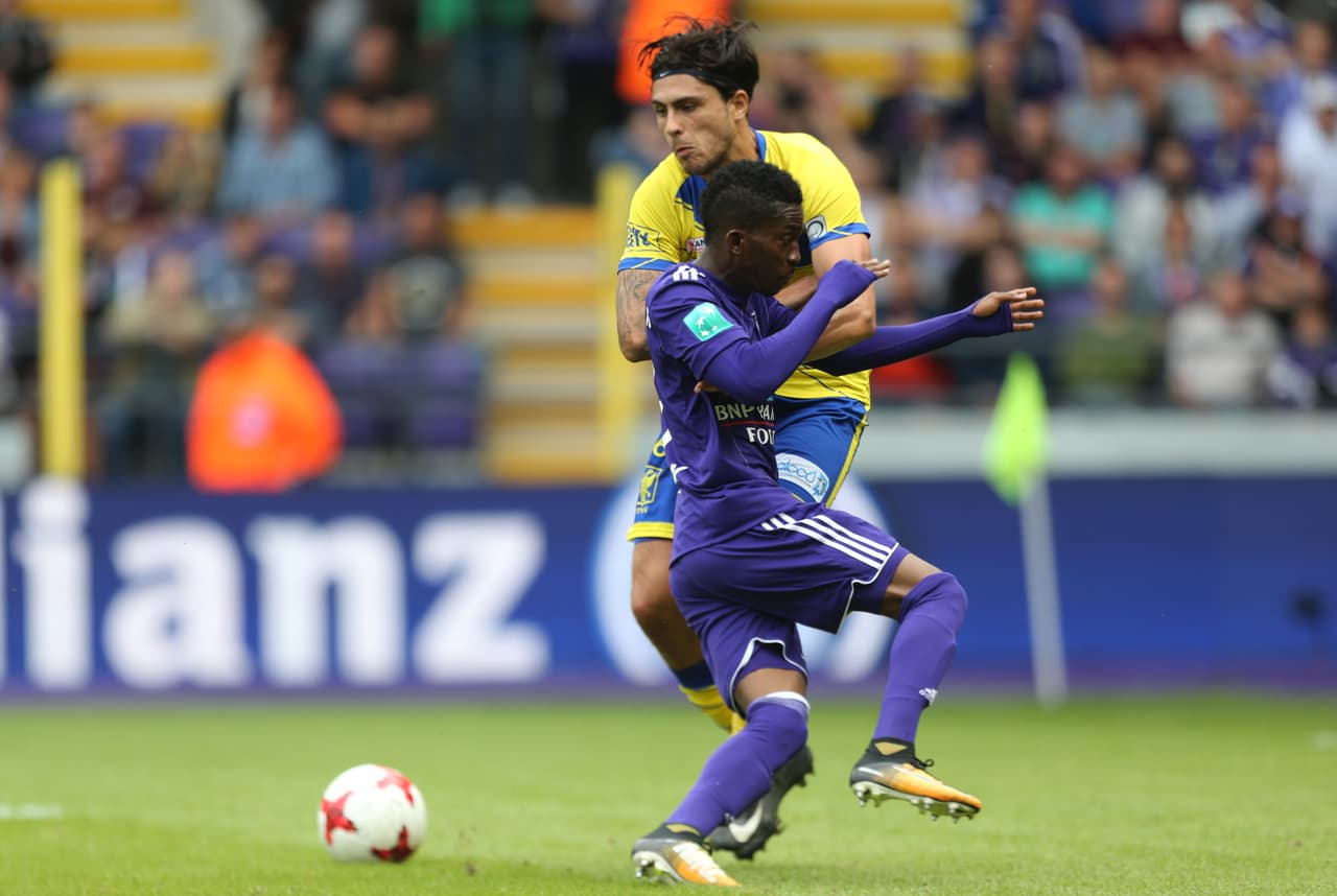 Central: Jorge Texeira (Sint-Truiden)