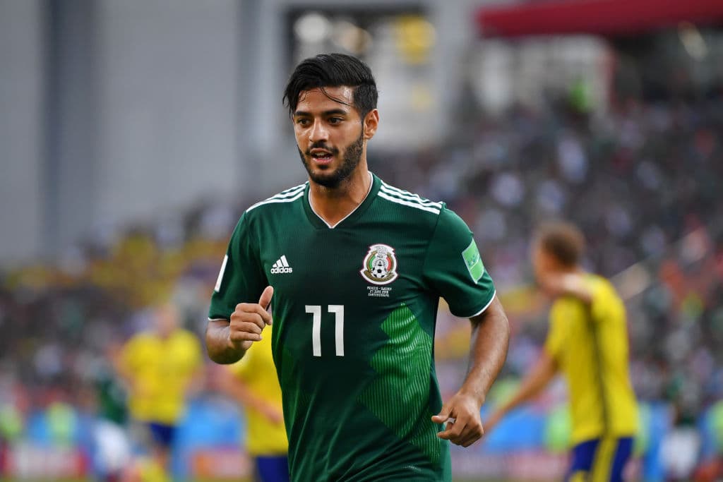 Carlos Vela tuvo la más clara para México en un remate que pasó al lado del palo derecho de Suecia.