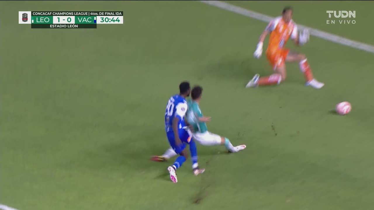 ¡Violette perdona al León! Chéry tenía para fusilar a Rodolfo Cota