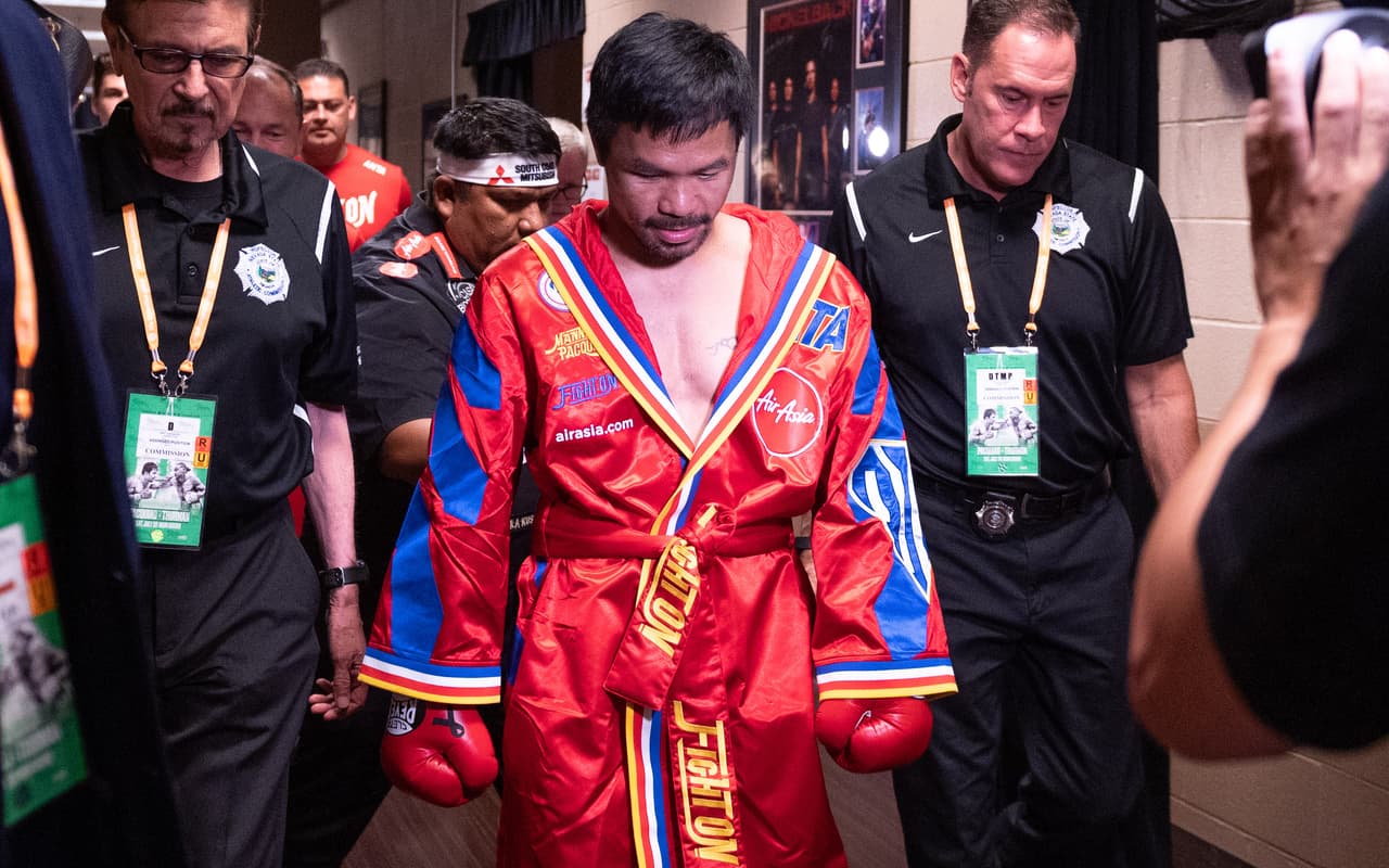 A sus 40 años, Pacquiao calló bocas con un tremendo despliegue de fortaleza y rapidez. Thurman cayó en el primer round y entregó su cetro wélter AMB al filipino.