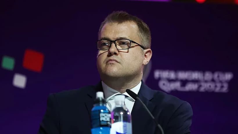 Dirigente de FIFA declara que es gay a un día del Mundial Qatar 2022