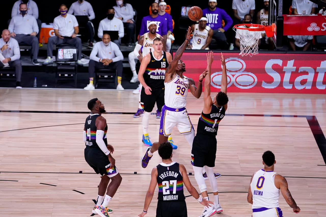 Los Nuggets despiertan en el momento indicado y vencen a los Lakers 106-114 en el juego tres de las finales de conferencia.