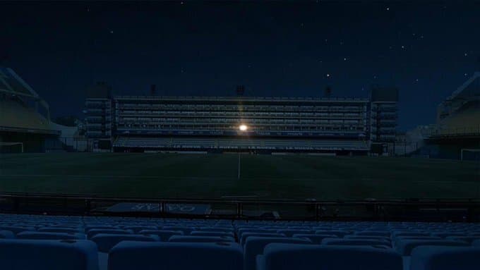 Un destello ilumina a La Bombonera en honor a Diego Maradona