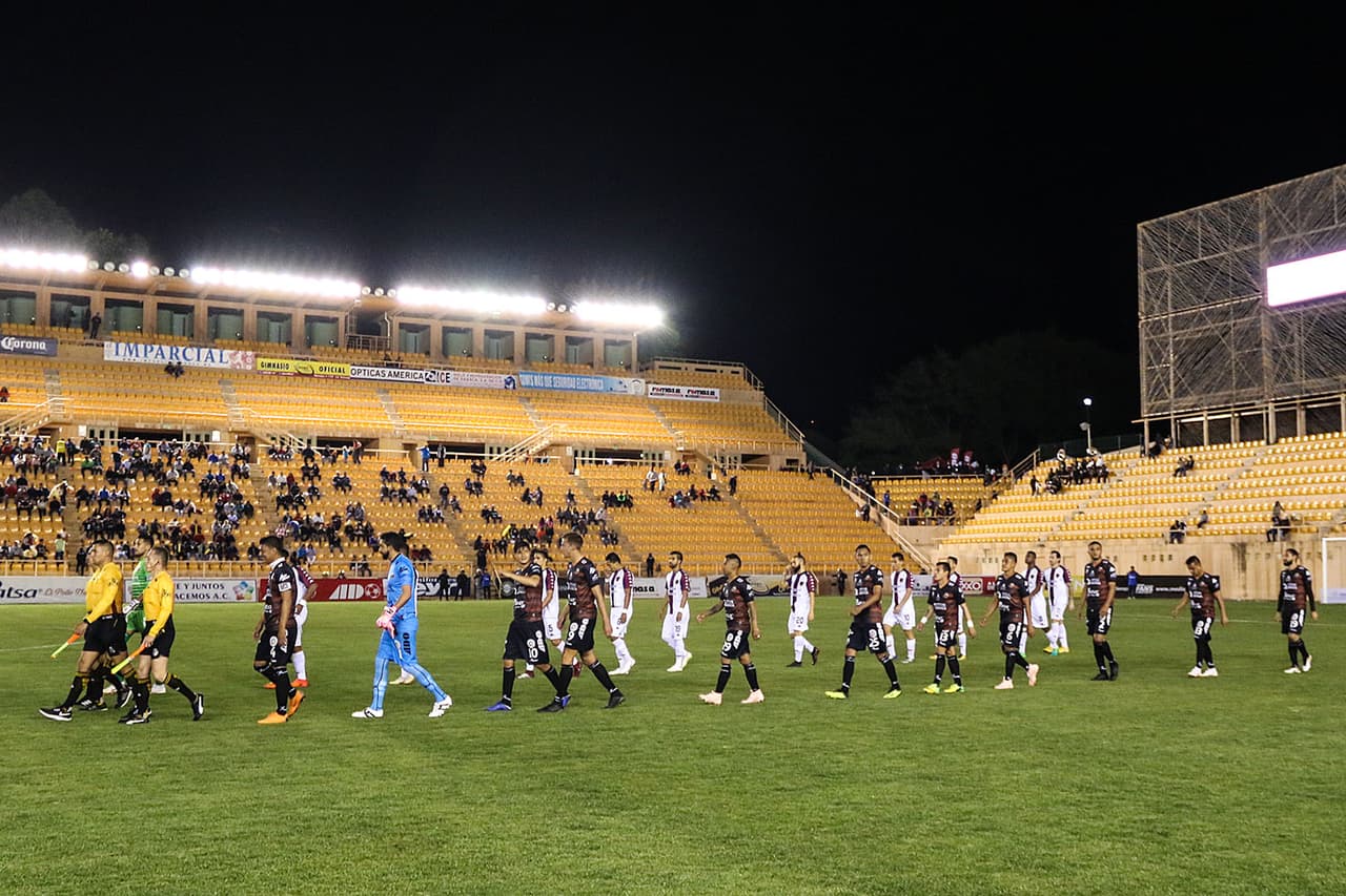 El Estadio del Instituto Tecnológico de Oaxaca albergó el duelo de Ida de Cuartos de Finale entre Alebrijes y Potros de HIerro del Atlanta que acabó en igualada a 1-1 que deja abierta la eliminatoria.