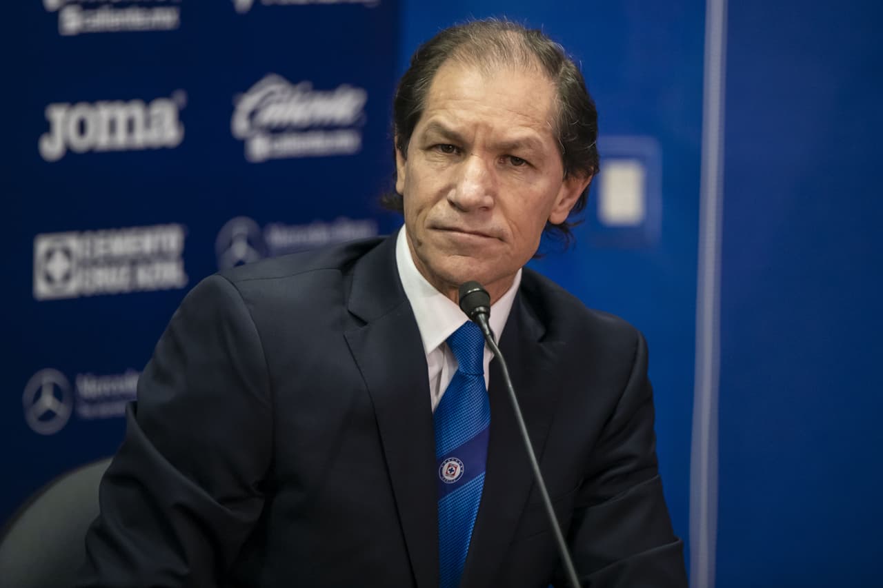 Cruz Azul se mantiene en negociaciones por Aké Loba