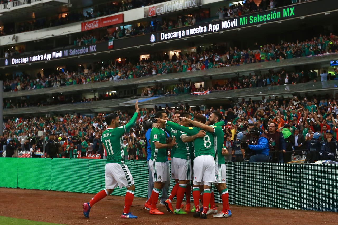 El estadio Azteca ha logrado desencadenar el ambiente optimista que se vive dentro de la selección, algo que los propios hinchas perciben y le transmiten a su equipo.
