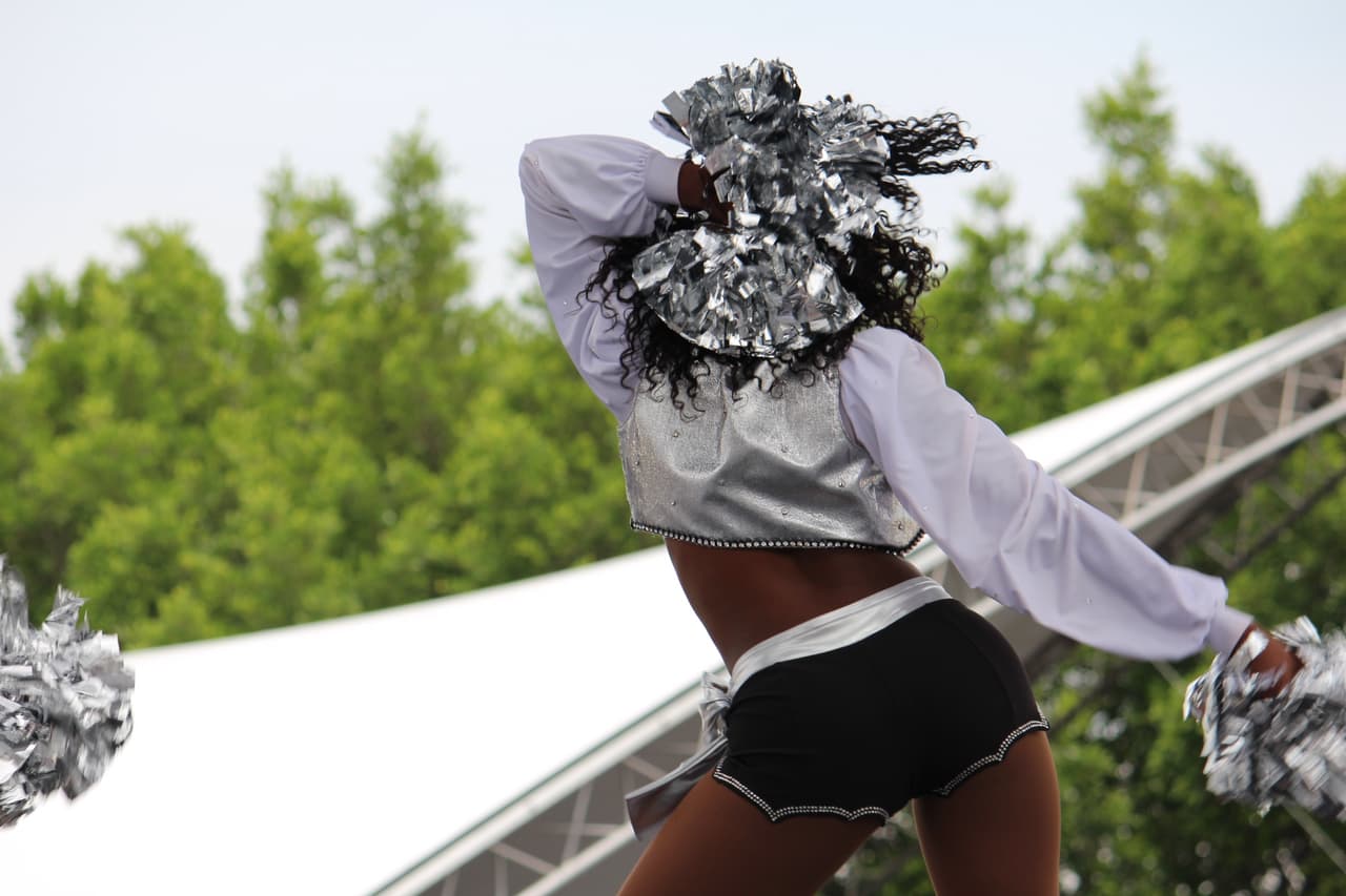 Te invitamos a disfrutar de los más lindo que vino de los Raiders a México, sus deslumbrantes porristas.