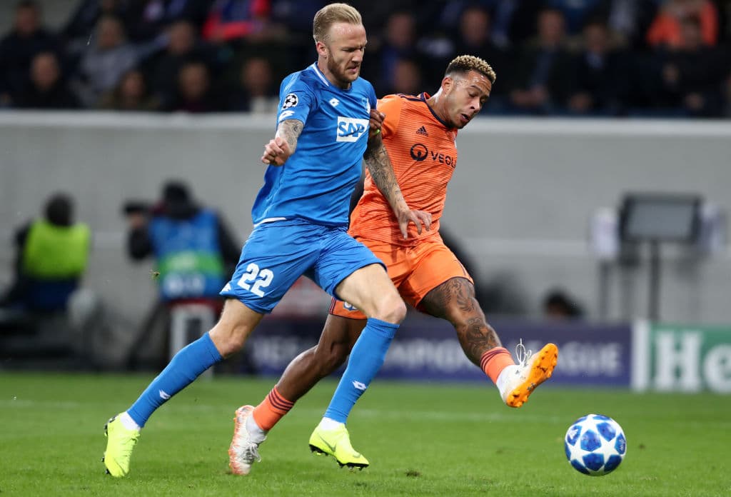 Con un tiro cruzado, ante la cerrada marca de Kevin Vogt, el holandés Mamphis Depay puso a los 67 minuitos arriba 3-2 al Olympique, acallando Rhein-Neckar-Arena.