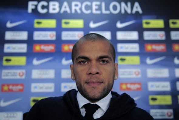 Su ataque más fuerte fue contra el propio Barcelona. "No me he sentido respaldado cuando han salido historias en los periódicos. Si el club no me quiere, que me lo diga, que vaya de frente". Además le mandó un duro mensaje a quienes manejan el club. "La directiva ha dudado de mí. Que no me expliquen historias. Ni me manden recados. No somos niños".