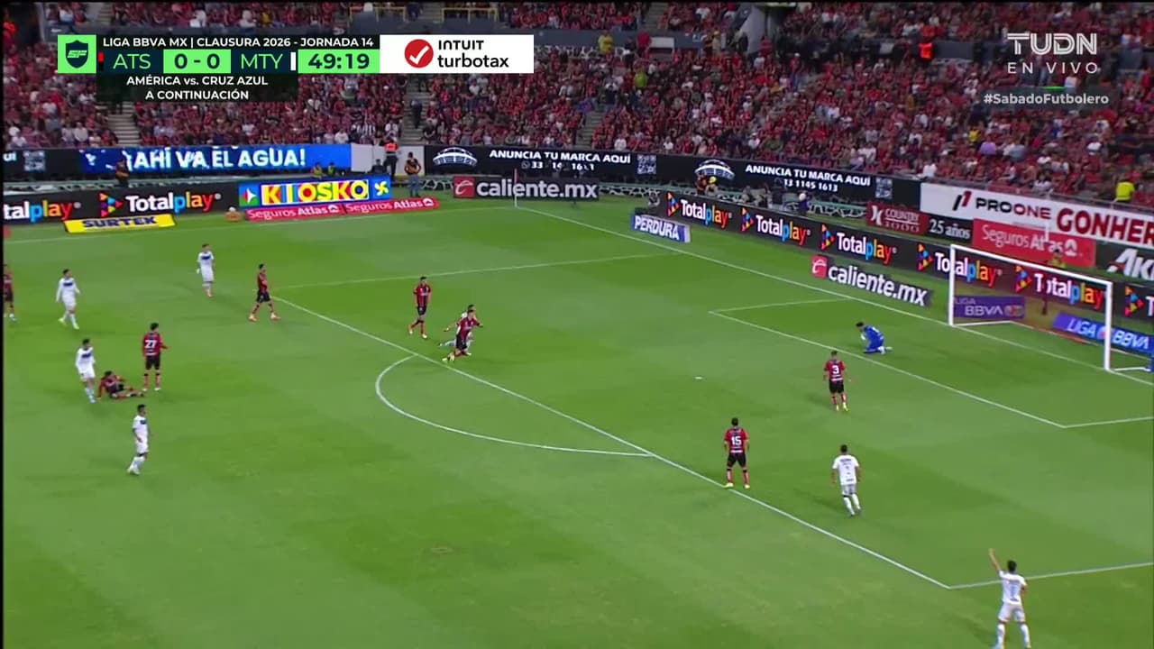 ¡TIRO ATAJADO! disparo por Fidel Ambríz.