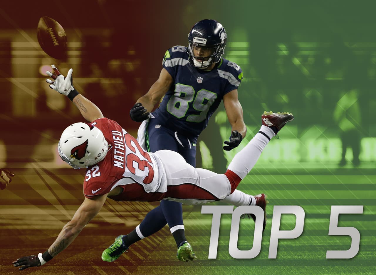 2.- Entre los mejores cinco.- Los Seahawks y los Cardinals son los únicos equipos en esta temporada colocados en los primeros cinco lugares tanto en ofensiva como en defensiva total. Los Seahawks son quintos en ofensiva y segundos en defensiva, mientras que los Cardinals son los líderes a la ofensiva y los quintos a la defensiva.