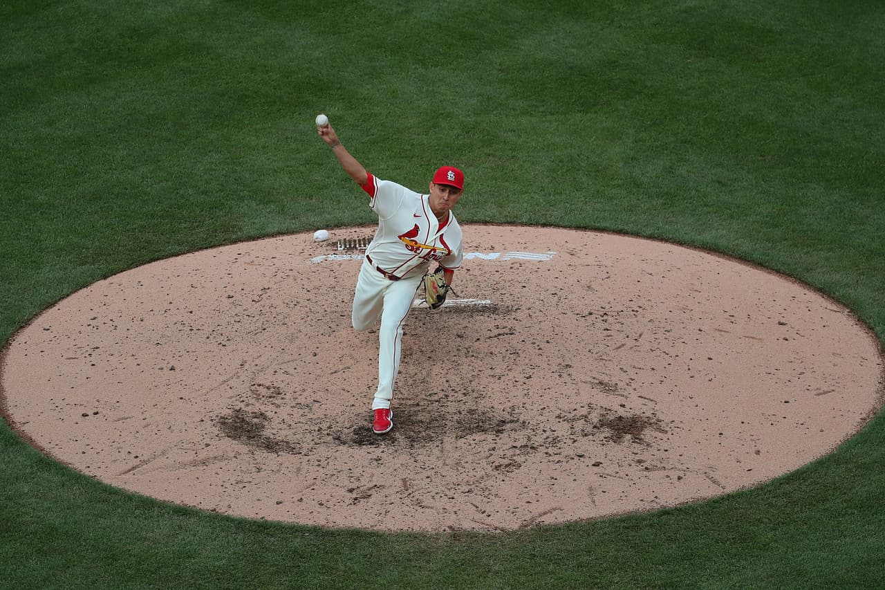 Giovanny Gallegos cierra el triunfo de Cardinals sobre Reds