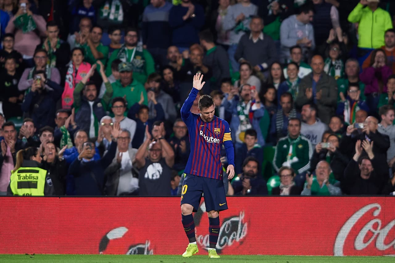 El Estadio Benito Villamarín se rindió ante Lionel Messi.