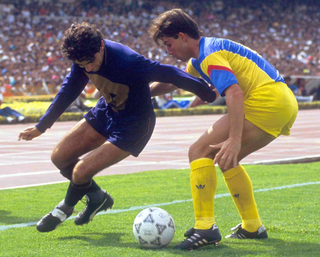 ¿Cuántos duelos entre Pumas y América se jugaron en viernes?