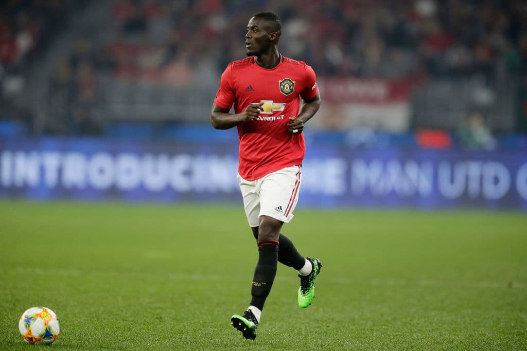 El marfileño Eric Bailly ha desaparecido prácticamente de Manchester United que, además, pelea por el fichaje de Harry Maguire, lo que lo dejaría en la puerta de salida. El Milan está atento a la situación y, después de que el Liverpool rechazara su oferta por Lovren, los italianos han intensificado su interés por Bailly, según el Daily Mirror.