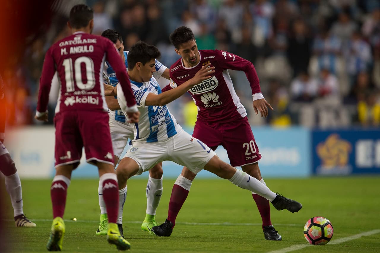 Ese impulso anímico se notó desde el principio, contra un Saprissa que se mostraba ordenado en la parte posterior.