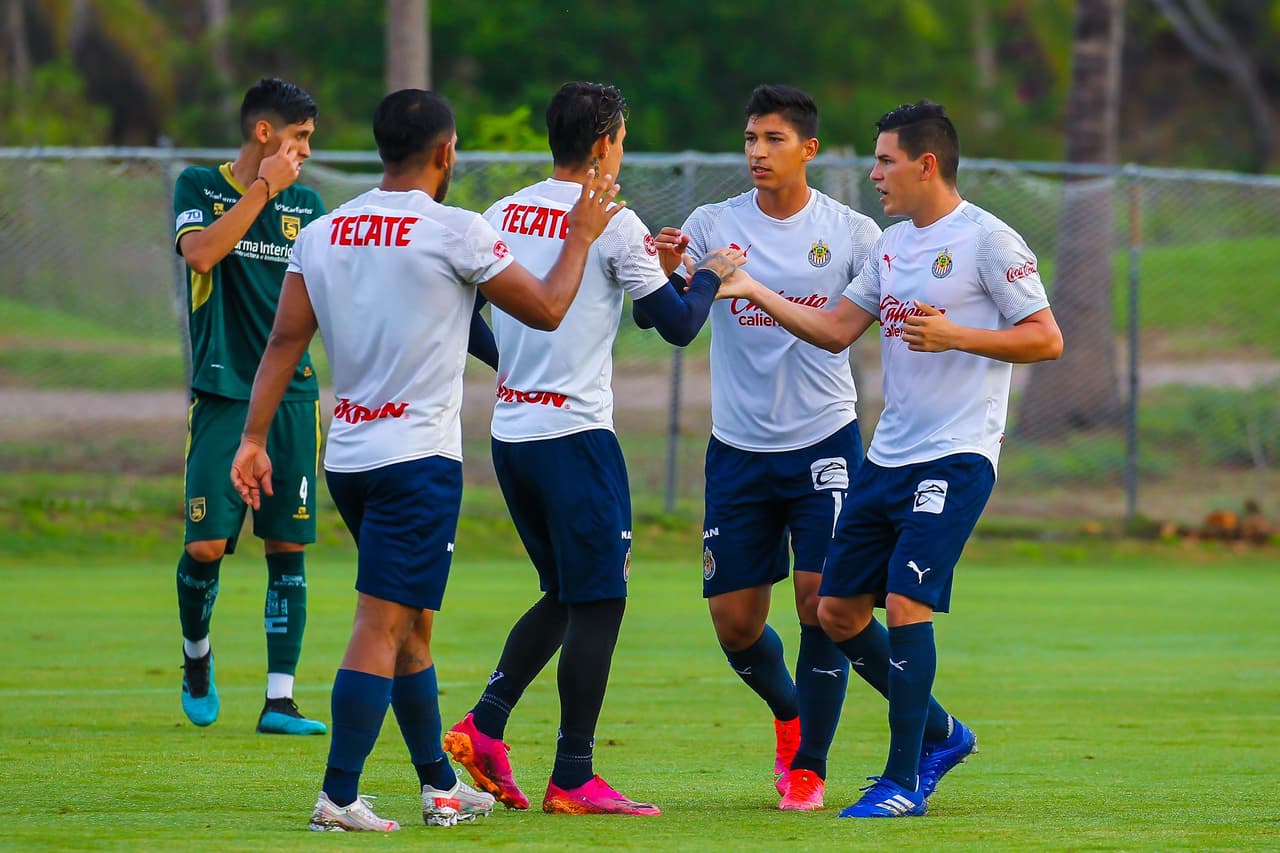 Chivas se despide de la playa con triunfo sobre Colima