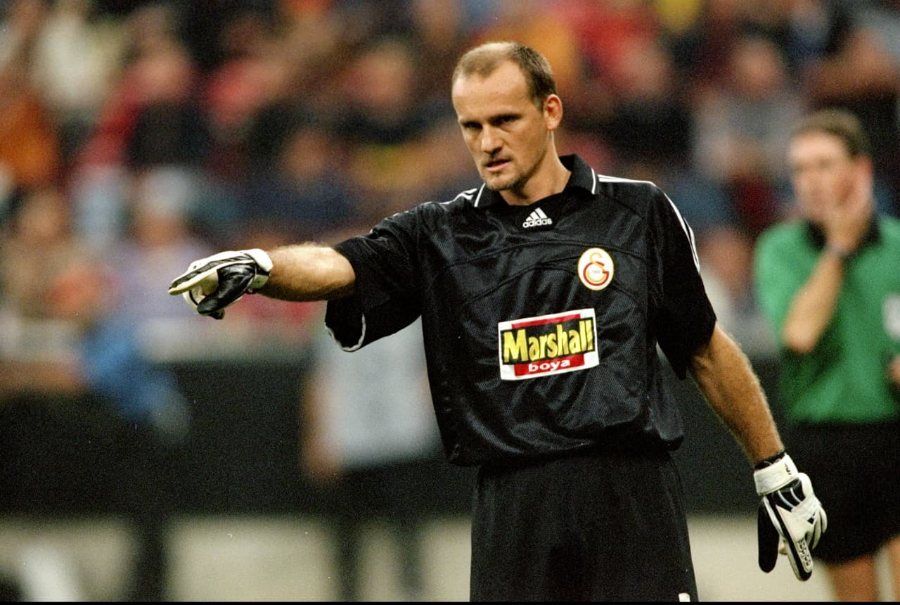 Con el Galatasaray, Taffarel conquistó la Copa de la Uefa del 2000 venciendo al Arsenal inglés en penales. Le tapó los cobros al francés Patrick Vieira y al crotata Davor Suker.