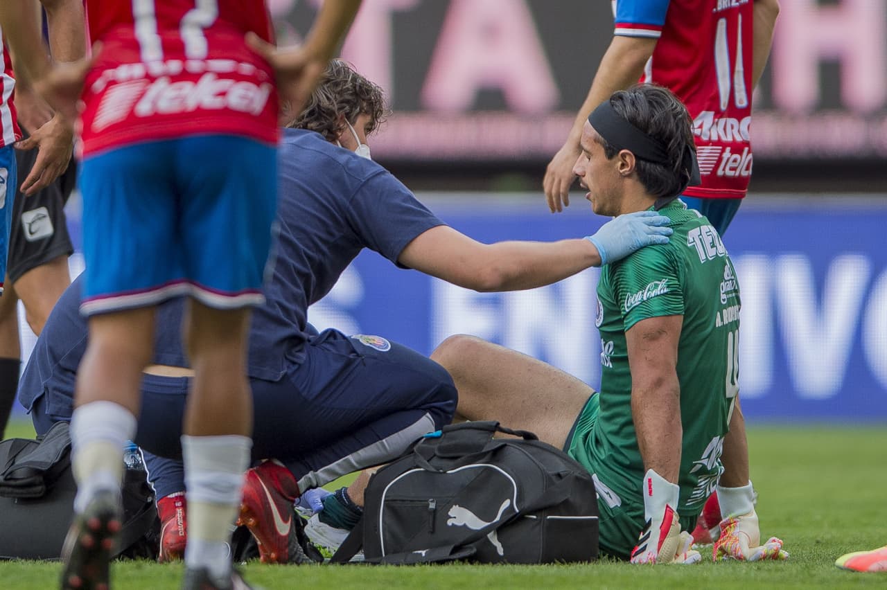 Las Chivas del Guadalajara lo ganaban al medio tiempo por la mínima.